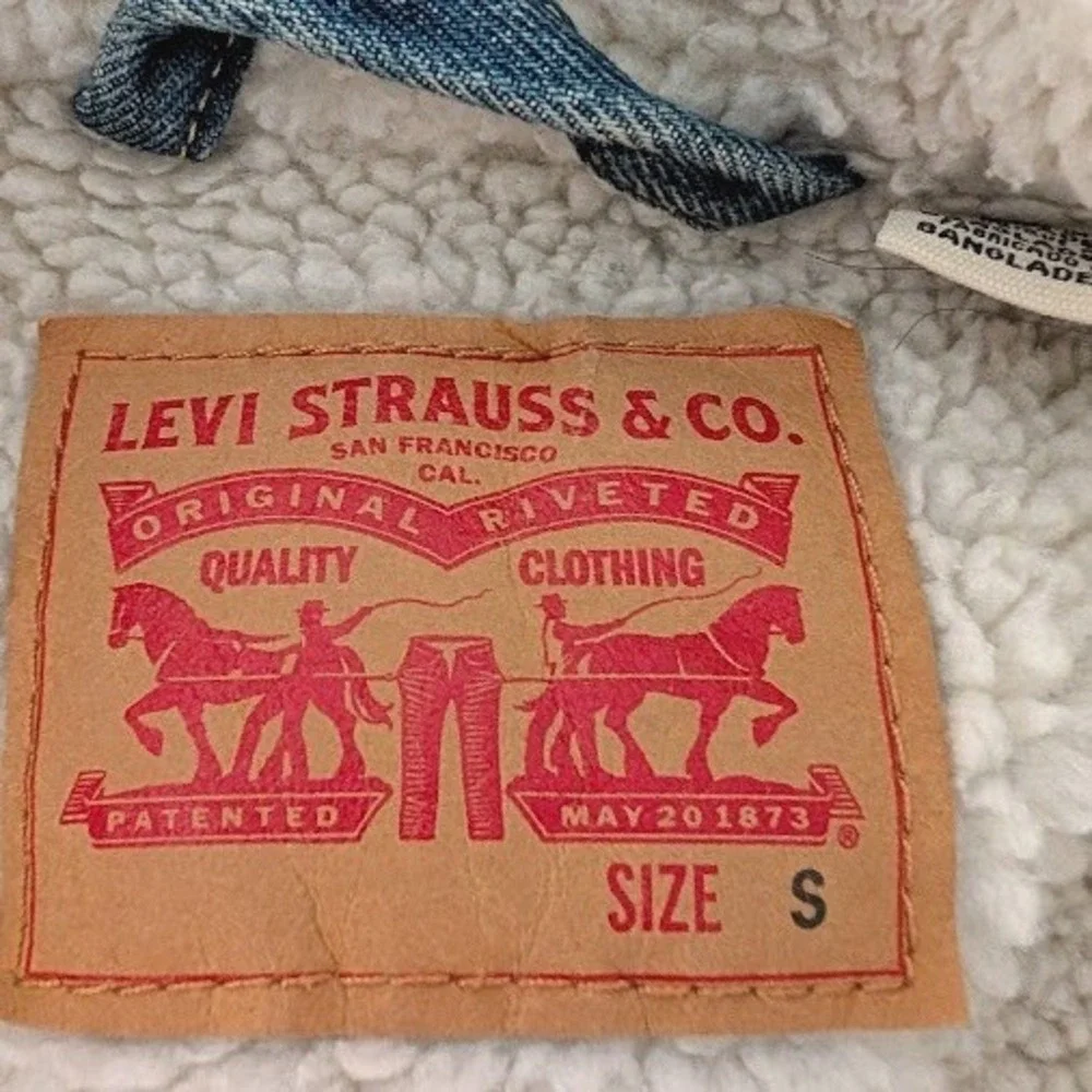 Levis Mens Sherpa Lined Trucker Jacket Light Wash‎ Blue Denim Small Unisex